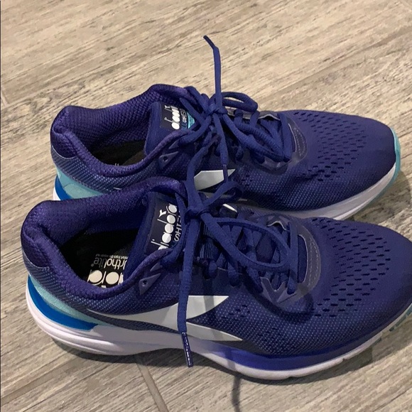 diadora blushield d5000